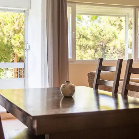 Lovely Flat Near Public Transportation In * Измир