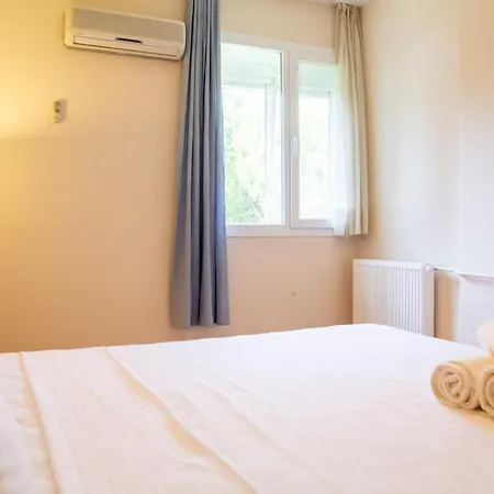 Апартаменты Lovely Flat Near Public Transportation In Измир